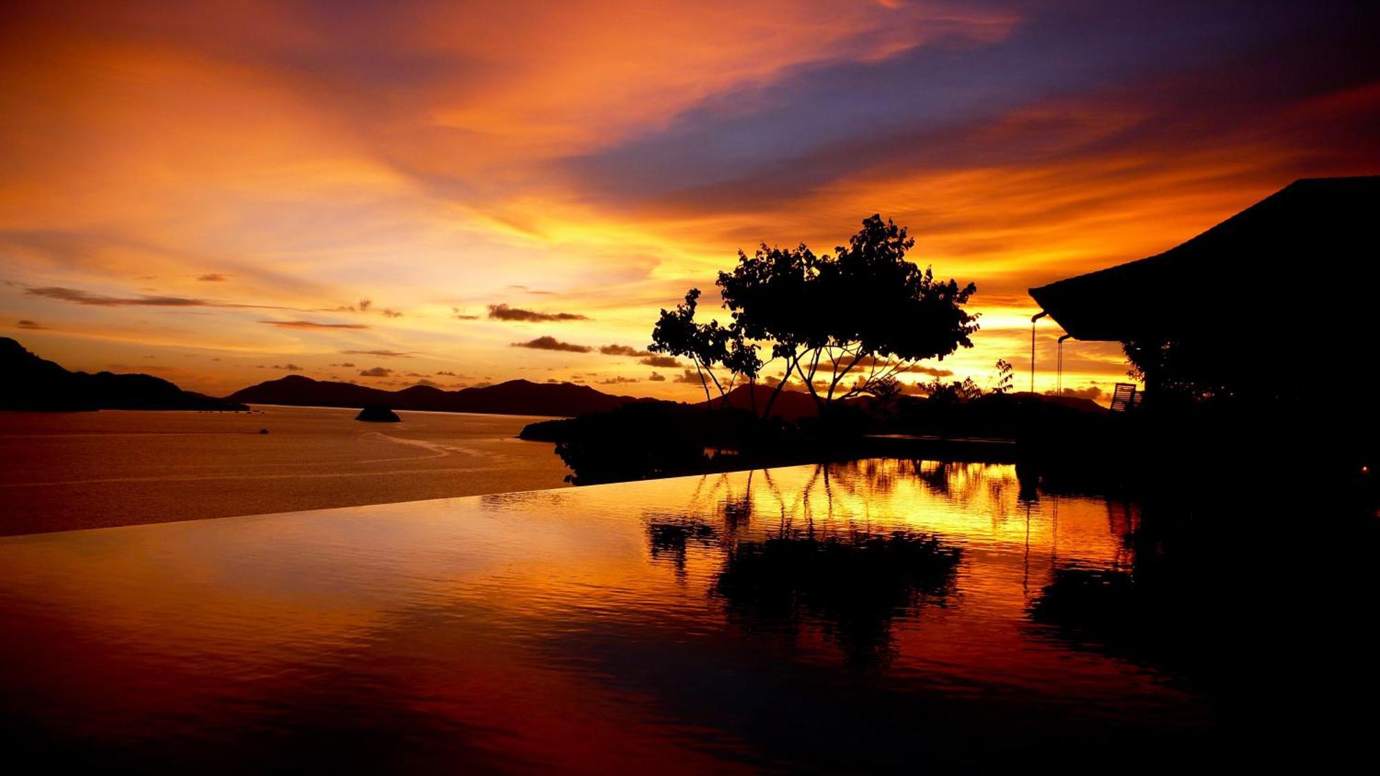 Sri Panwa Phuket Luxury Pool Villa Hotel - Sha Plus Værelse billede Sunset at the beach